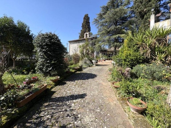 casa indipendente in vendita a Terni in zona Marmore