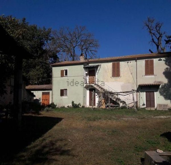 esavano in vendita a Terni