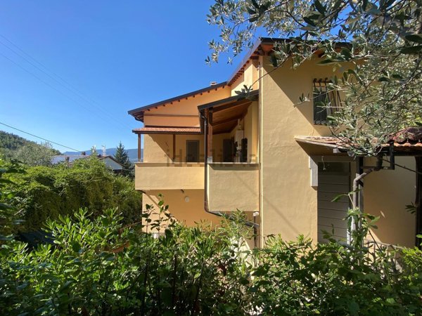 casa indipendente in vendita a Terni