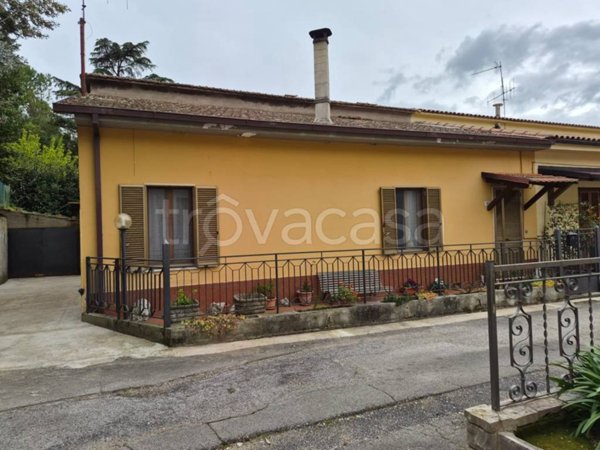 casa indipendente in vendita a Terni in zona Trevi