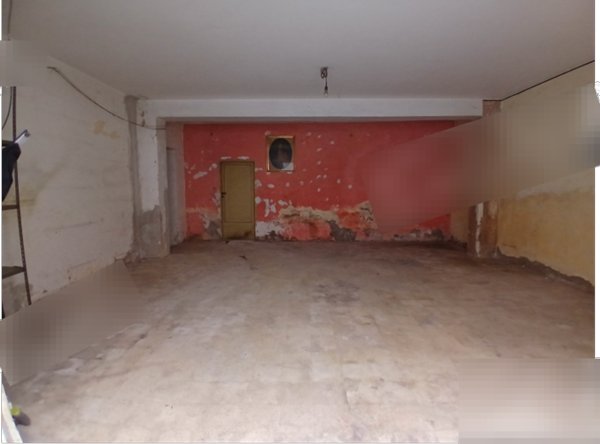 locale di sgombero in vendita a Terni