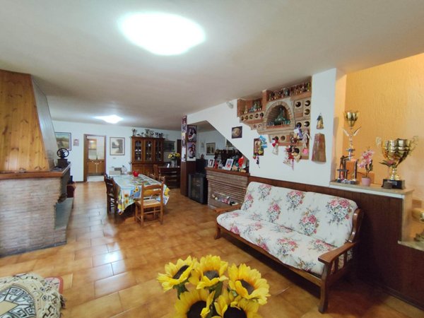 casa indipendente in vendita a Terni in zona Papigno