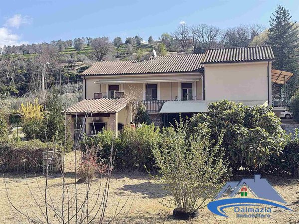 casa indipendente in vendita a Terni in zona Vocabolo Valenza