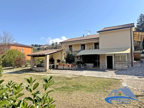 casa indipendente in vendita a Terni