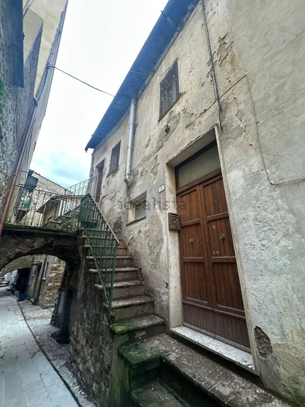 appartamento in vendita a Terni in zona Collestatte