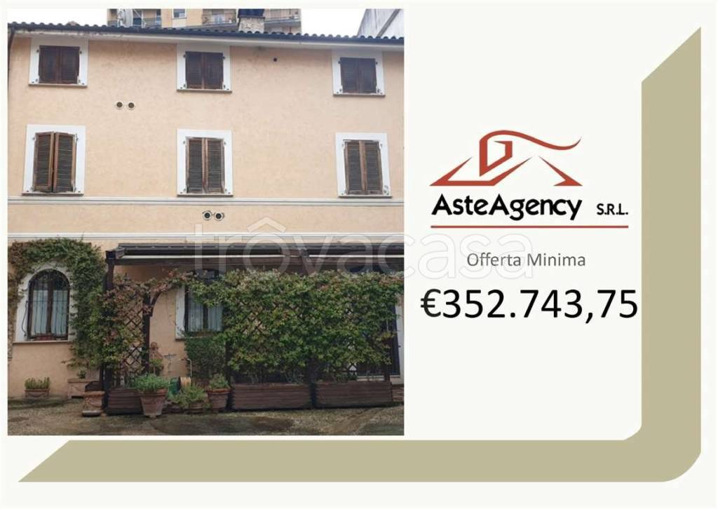 casa indipendente in vendita a Terni