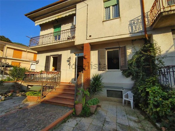 casa indipendente in vendita a Terni
