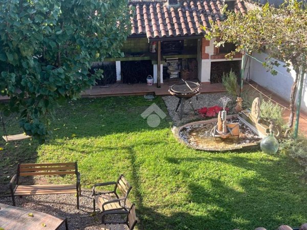 casa indipendente in vendita a Terni in zona Vocabolo Valenza