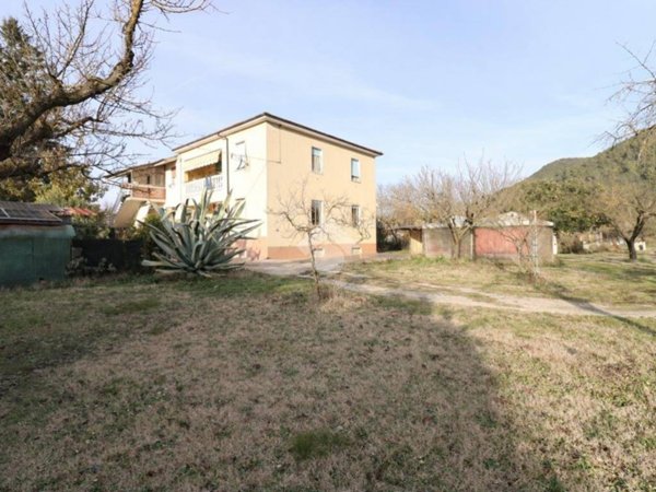 casa indipendente in vendita a Terni in zona Marmore