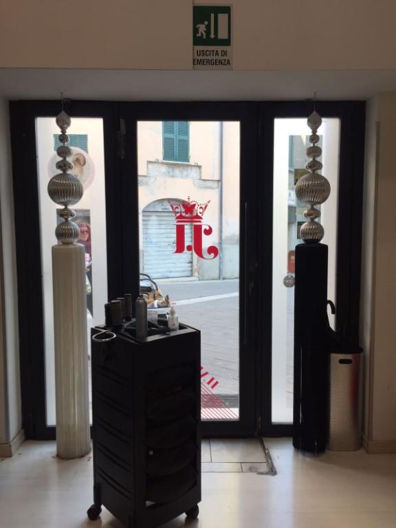 locale commerciale in vendita a Terni in zona Centro Città