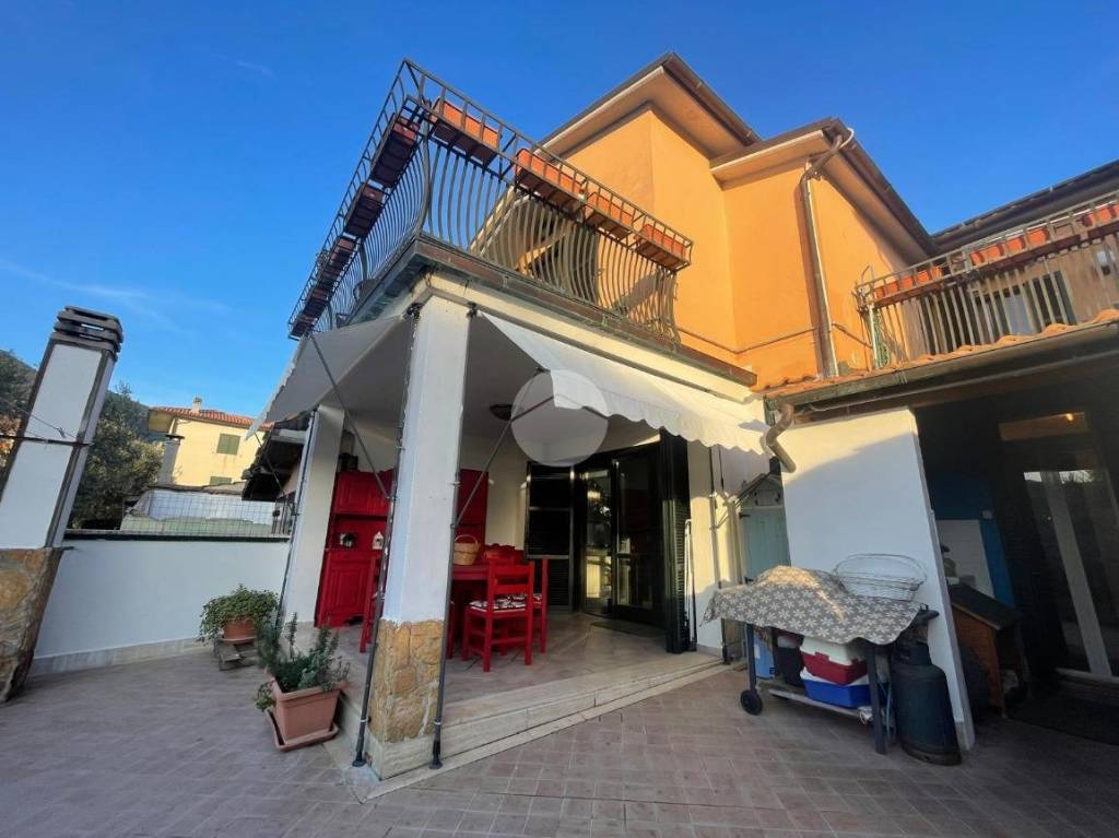 casa indipendente in vendita a Terni in zona Trevi