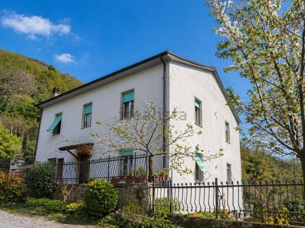 casa indipendente in vendita a Terni in zona Piediluco