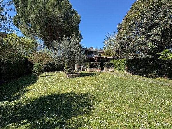 casa indipendente in vendita a Terni in zona Rivo