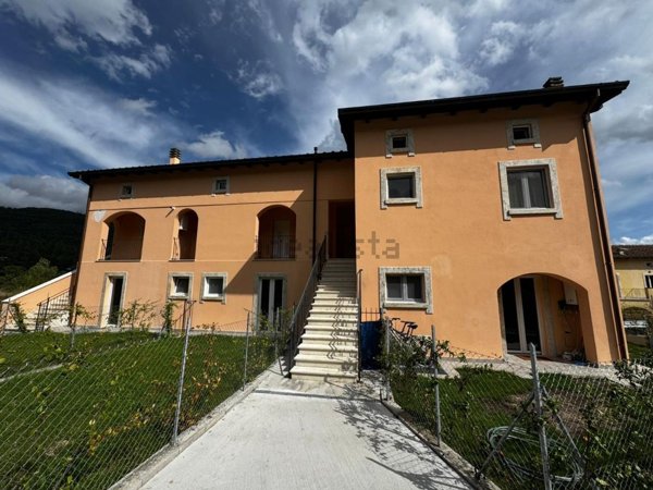appartamento in vendita a Terni in zona Piediluco