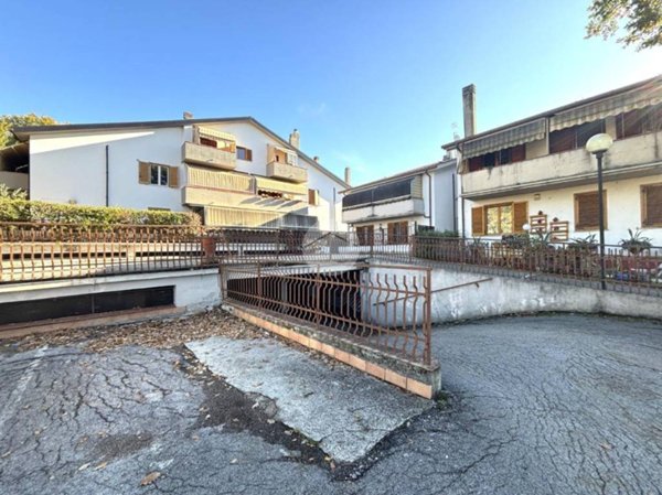 appartamento in vendita a Terni in zona Rivo