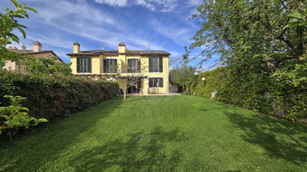 casa indipendente in vendita a Terni