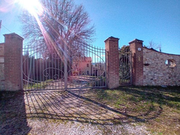 casa indipendente in vendita a Terni in zona Collescipoli
