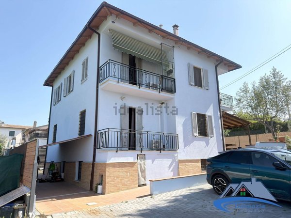casa indipendente in vendita a Terni