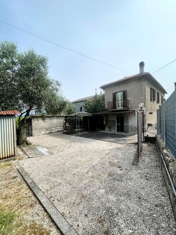 casa semindipendente in vendita a Terni in zona Collescipoli