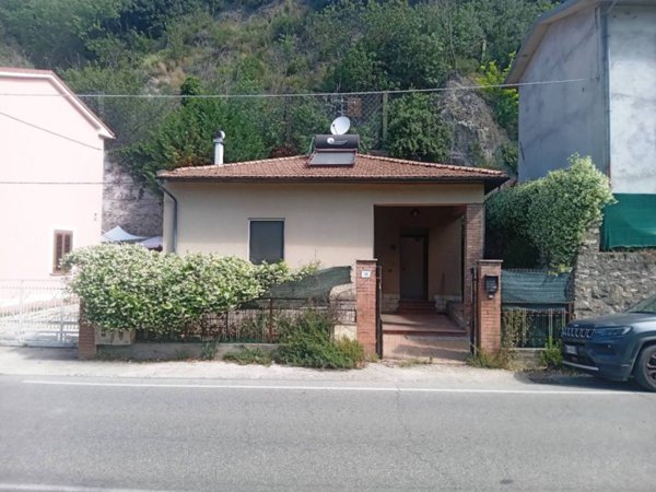 casa indipendente in vendita a Terni in zona Papigno