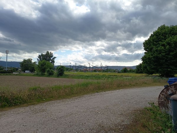 capannone in vendita a Terni in zona Pantano
