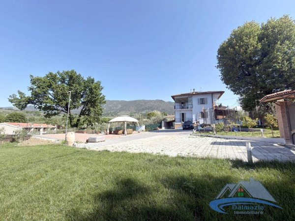 casa indipendente in vendita a Terni