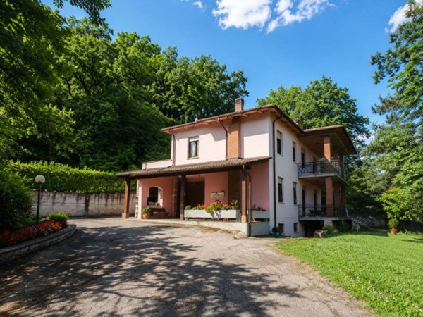 casa indipendente in vendita a Terni in zona Vocabolo Valenza