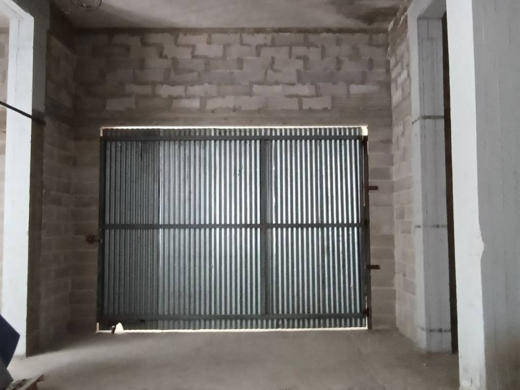 locale commerciale in vendita a Terni