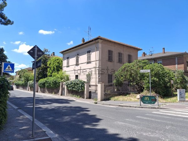 casa indipendente in vendita a Terni