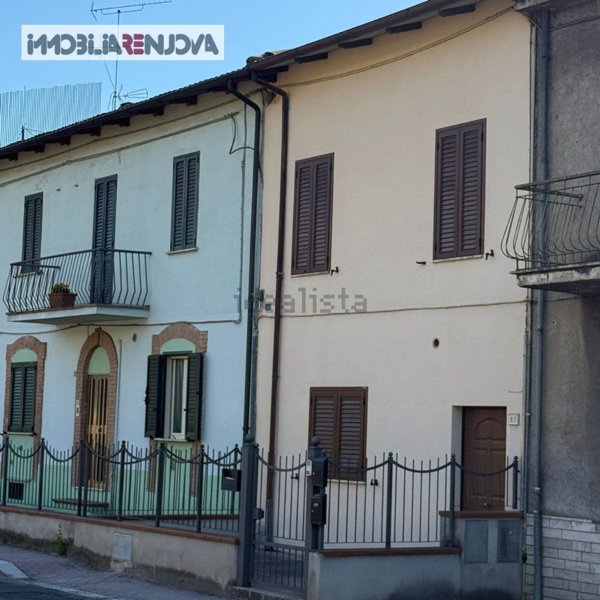 casa indipendente in vendita a Terni