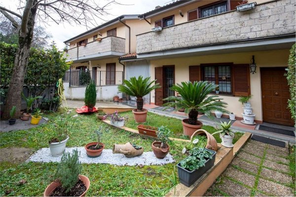 casa indipendente in vendita a Terni in zona Trevi