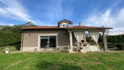 casa indipendente in vendita a Terni in zona Vallemicero