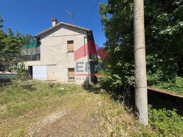 casa indipendente in vendita a Terni in zona Centro Città