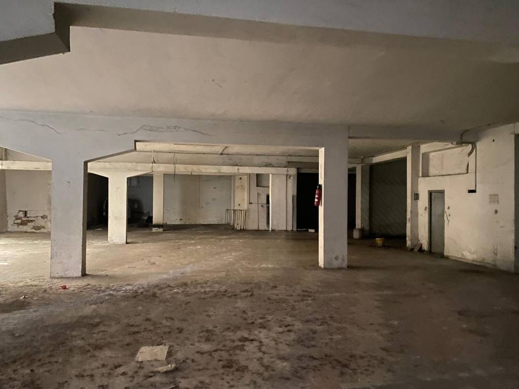 locale commerciale in vendita a Terni