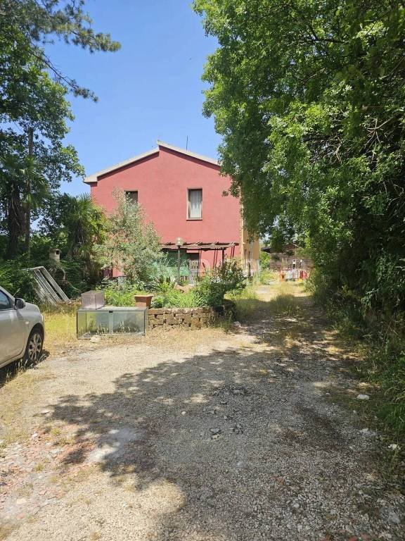 casa indipendente in vendita a Terni in zona Vocabolo Valenza