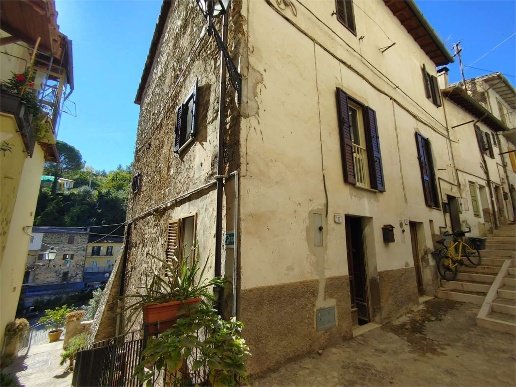 appartamento in vendita a Terni in zona Papigno