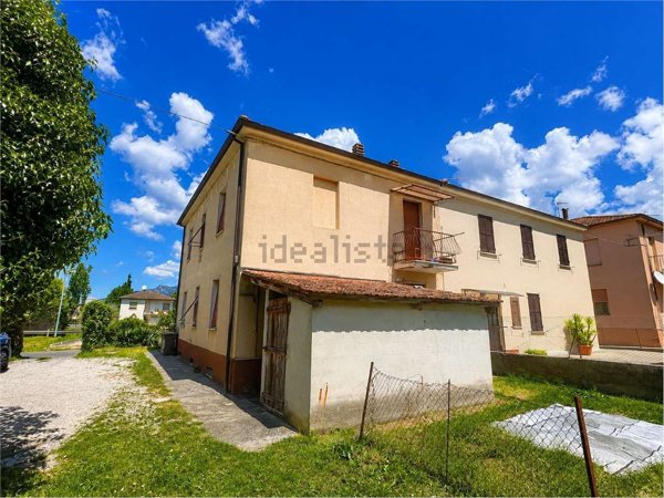 casa semindipendente in vendita a Terni in zona Boccaporco