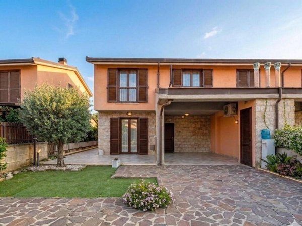 casa indipendente in vendita a Terni in zona Rivo