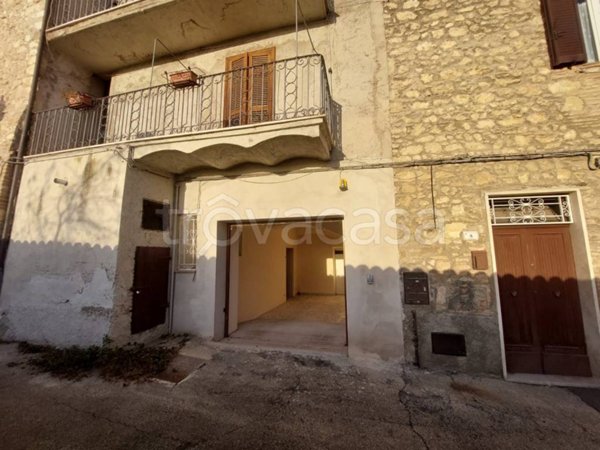 casa indipendente in vendita a Terni in zona Cesi
