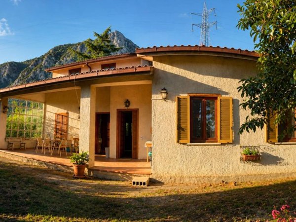 casa indipendente in vendita a Terni in zona Campomaggiore Secondo