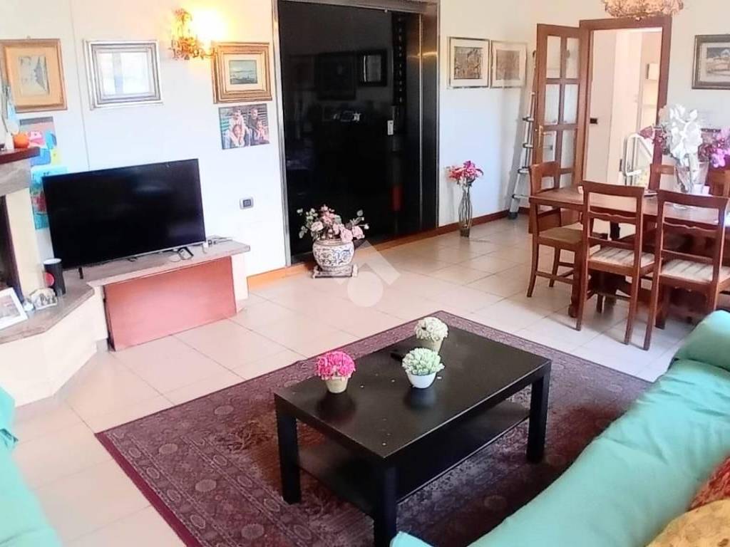 casa indipendente in vendita a Terni in zona Rivo
