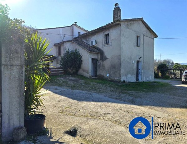 quadrivano in vendita a Terni in zona Poscargano