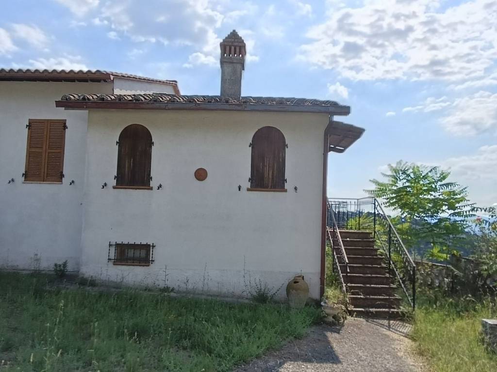 casa indipendente in vendita a Terni in zona Vocabolo Valenza