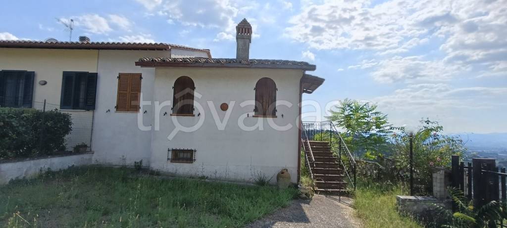 casa indipendente in vendita a Terni in zona Vocabolo Valenza