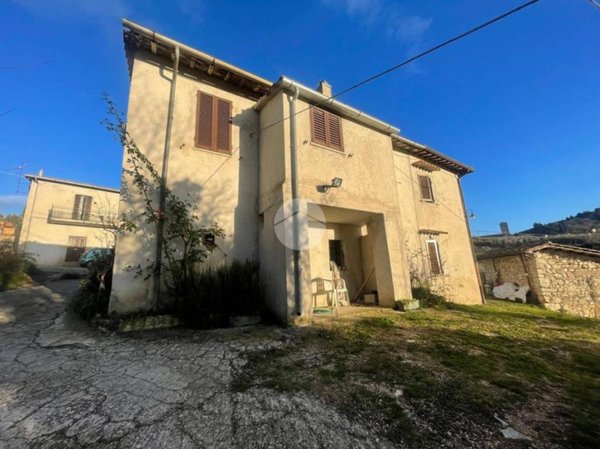 casa indipendente in vendita a Terni