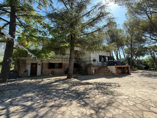 casa indipendente in vendita a Terni in zona Cinque Strade