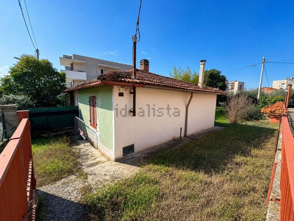 casa indipendente in vendita a Terni in zona Rivo