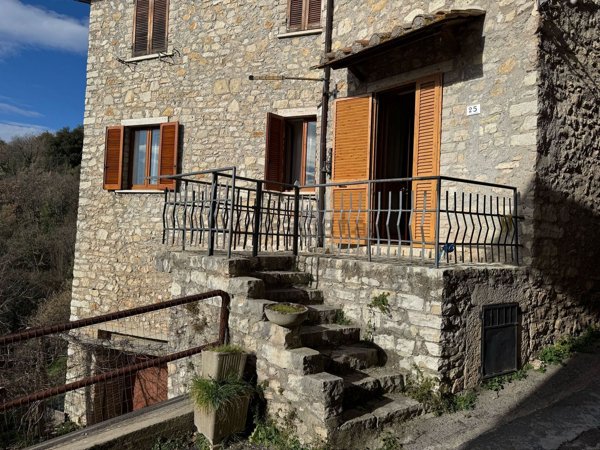 casa indipendente in vendita a Terni in zona Battiferro