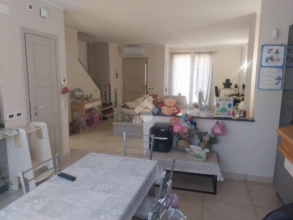 casa indipendente in vendita a Terni in zona Rivo