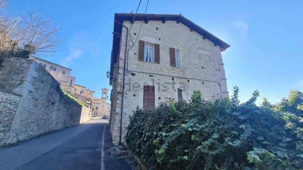 casa indipendente in vendita a Terni in zona Cesi
